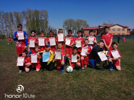 Соревнования по футболу посвященные празднику "День Победы".